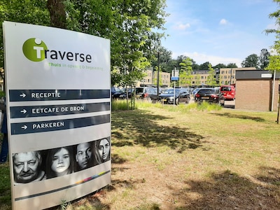 Tilburg heeft 1 miljoen euro extra nodig om dakloze gezinnen in hotels onder te brengen: ‘Geen kind 