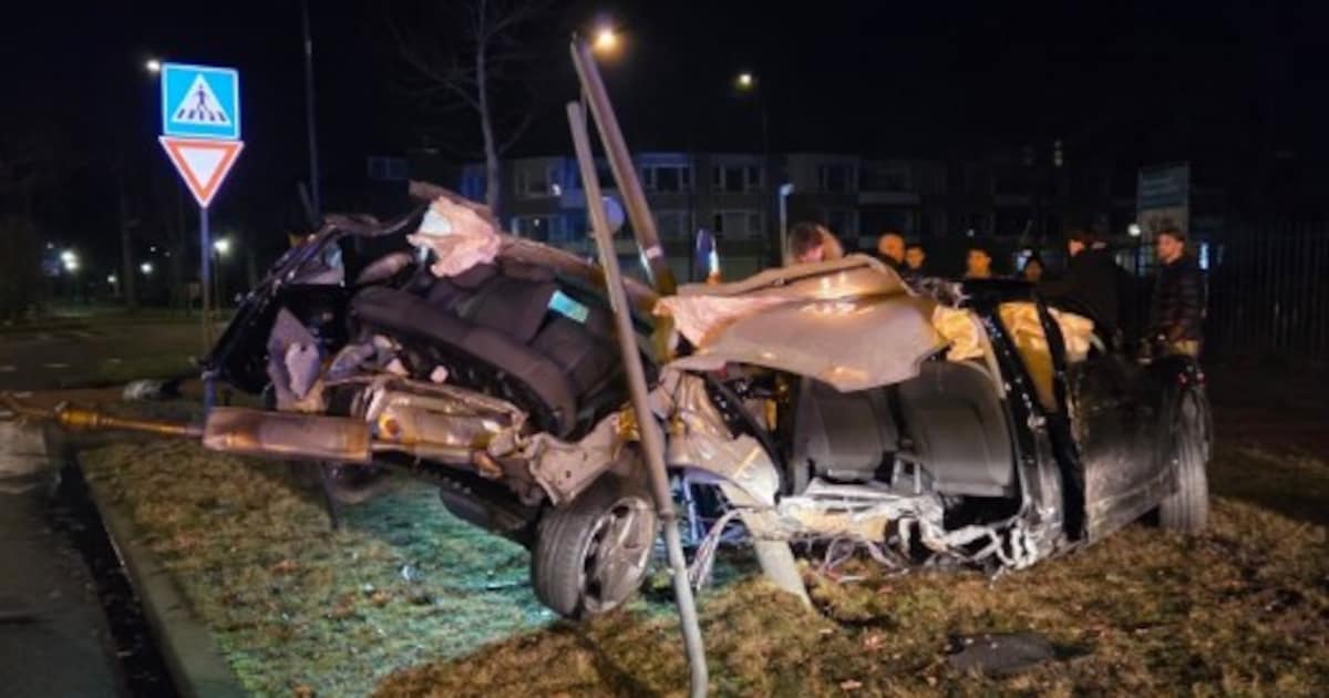 Automobilist (31) rijdt tegen lantaarnpaal in Den Bosch: ‘Had engeltje op zijn schouder’