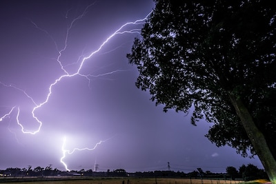 Fors minder schade in Maasdriel door noodweer vorig jaar, schadebedrag door bliksem naar hoogste niv