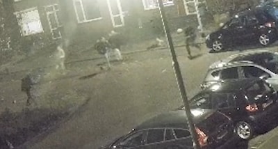 Vuurwerk op het dak, een felle lichtflits en een verwoestende brand bij Tilburgse wijkgebouw Belabox