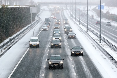 Gladde wegen en hinder op het spoor: dit staat Brabanders te wachten op eerste werkdag na kerstvakan