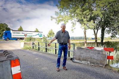 Versleten brug bij N279 afgesloten: nu moet al het verkeer via andere brug van Keldonk