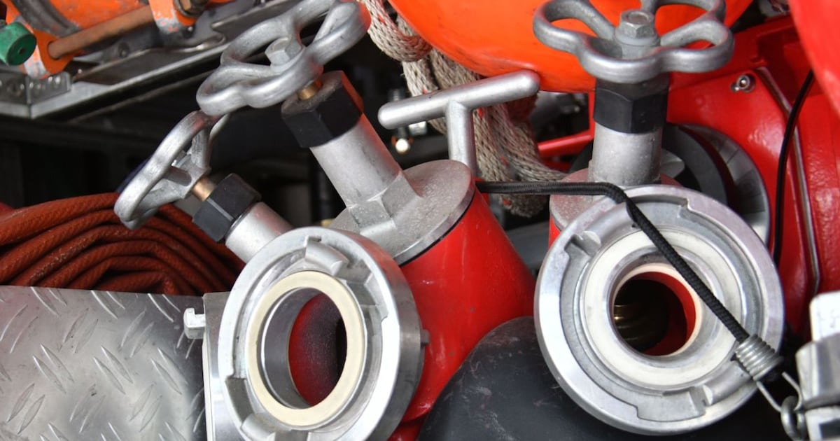 Grote brand op Schoorstraat in Udenhout | 112 nieuws Tilburg | BD.nl