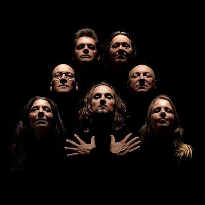 Deze Queen-tribute hekelt lookalikes, maar jaagt wél maniakaal die ‘vette’ studioklank na