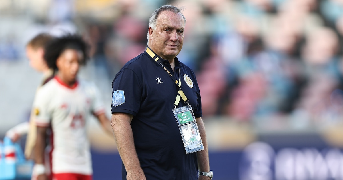 Dick Advocaat toch als oudste bondscoach ooit met Curaçao naar WK, Fred Rutten trekt zich terug