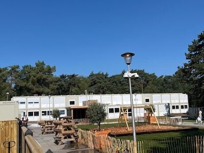 Eerste asielzoekers aangekomen bij tijdelijke opvanglocatie in Waalre