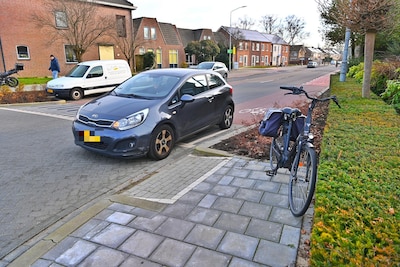 Fietsster die zwaargewond raakte bij aanrijding met auto in Valkenswaard is overleden