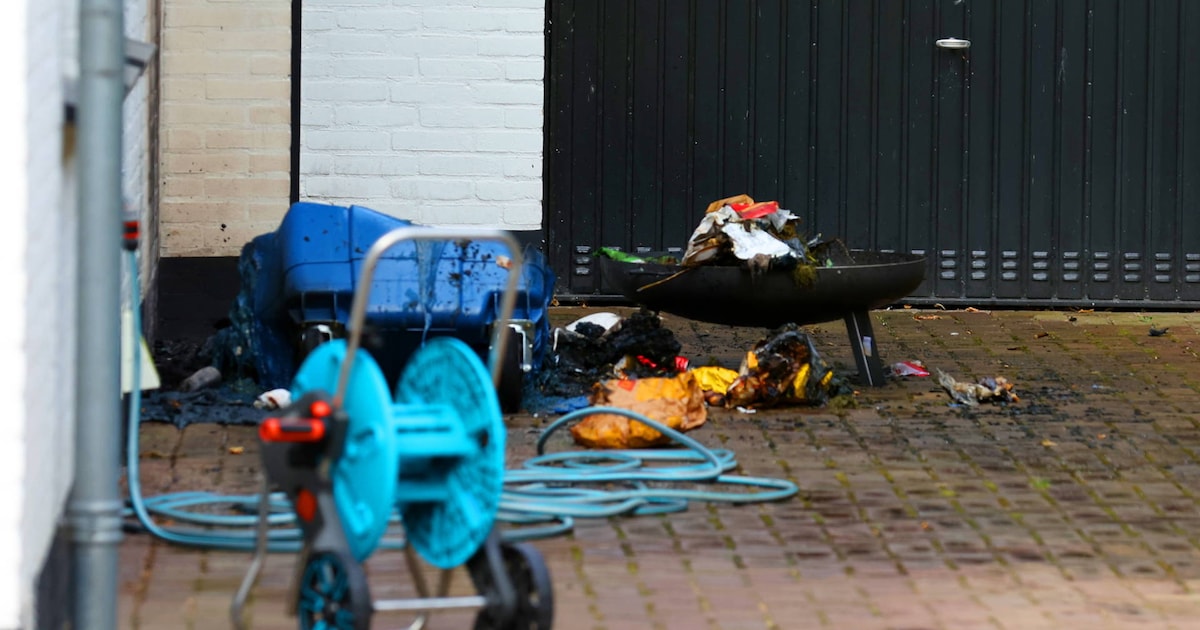 Bewoonster van huis in Haaren naar ziekenhuis na rookinademing bij containerbrand