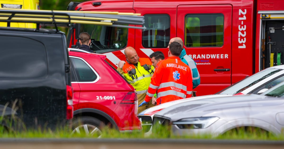 Vrouw overreden door vrachtwagen bij tankstation langs de A50 bij Schaijk