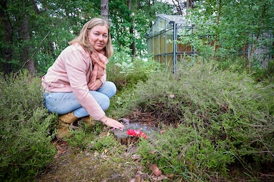 Haar dochtertje ligt er en Gea (38) komt in een graf ernaast: ‘De natuur is hier zo ontzettend mooi’