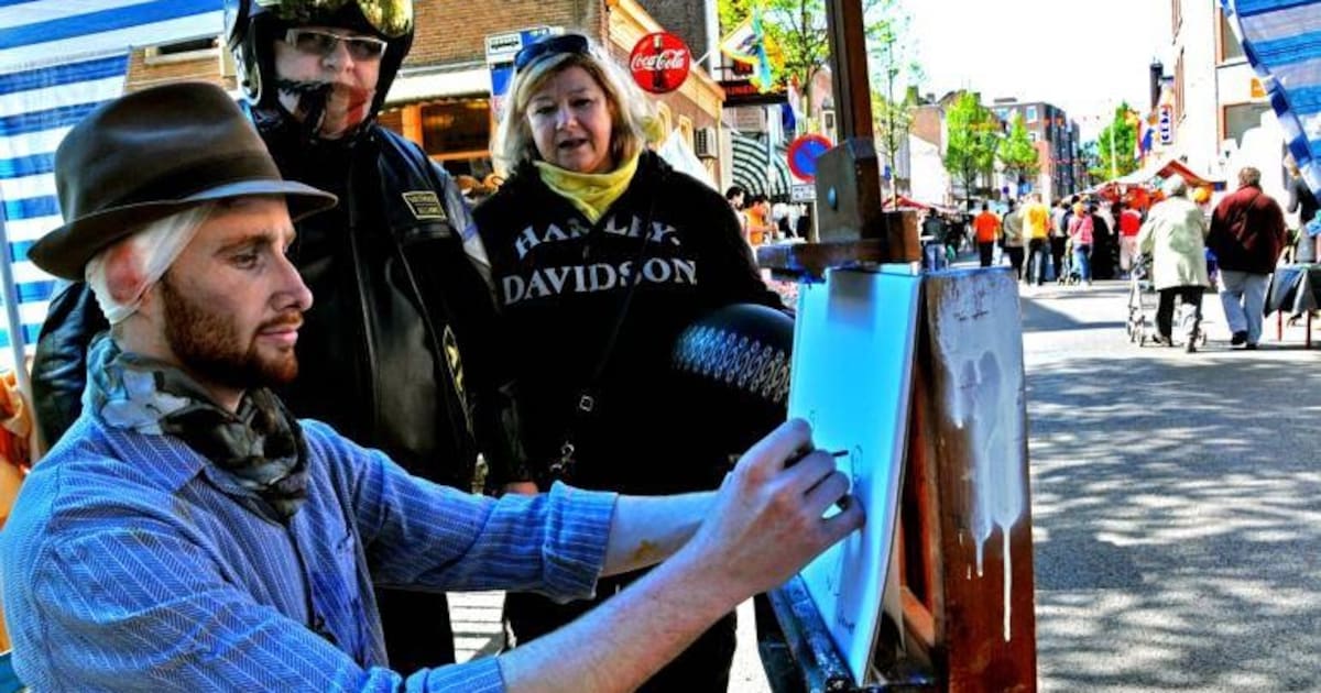 Nep-merkboxers op jaarmarkt in Korvel