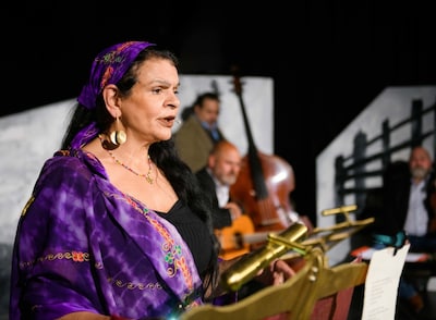 Theatervoorstelling ‘Rugzak vol Wantrouwen’ in Eindhoven belicht geschiedenis Roma en Sinti