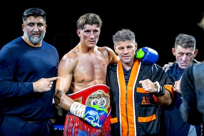 Bokssensa­tie Gradus Kraus uit Oss slaat Duitse tegenstander knock-out en verovert Europese titel