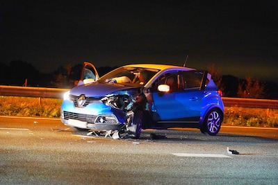 Gewonde bij botsing tussen meerdere auto’s op A58 bij Gilze, twee rijstroken dicht