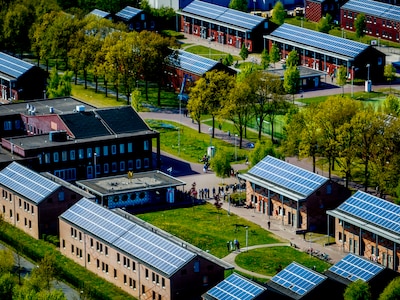 Amsterdam vangt 230 extra vluchtelingen op wegens nieuwe crisis in Ter Apel