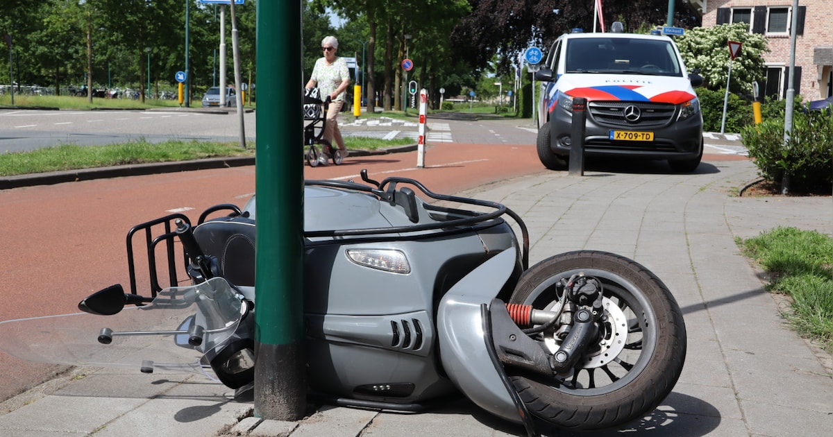 Scooterrijder schrikt van auto in Kaatsheuvel, raakt gewond door val op fietspad bij de Efteling