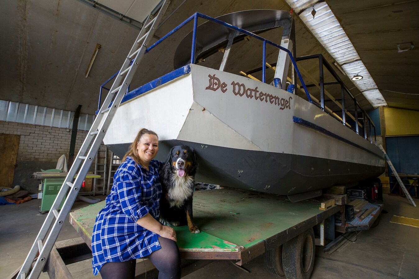 De Karin Bloemen van het Zuiden twee weken op een vlot over het kanaal ...
