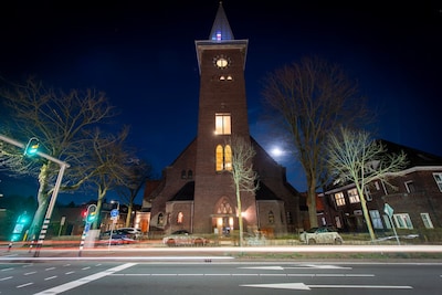 De allervreemdste villa van Tilburg staat te koop voor 1,3 miljoen euro: ‘Zo’n bijzonder huis ga je 