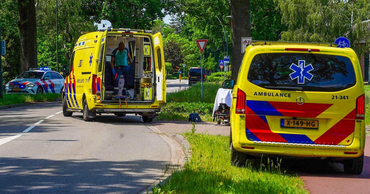 Scooterrijder raakt gewond bij harde val in Heesch, naar ziekenhuis gebracht
