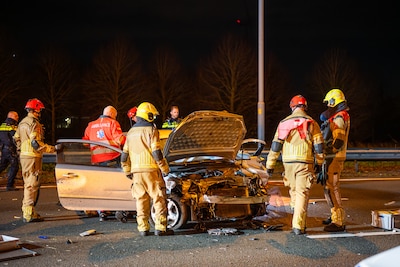 Politieonderzoek tot diep in de nacht na ernstig ongeluk op A16 bij Prinsenbeek: bestuurder aangehou