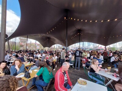LIVE Paaspop | Lange rijen voor het eten bij Paaspop, ondertussen groot feest bij Jonna Fraser
