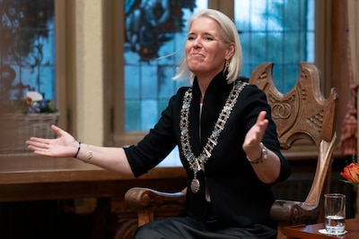 Waarom Vught 47.000 euro betaalt voor het tijdelijke huurhuis van burgemeester Chantal Nijkerken