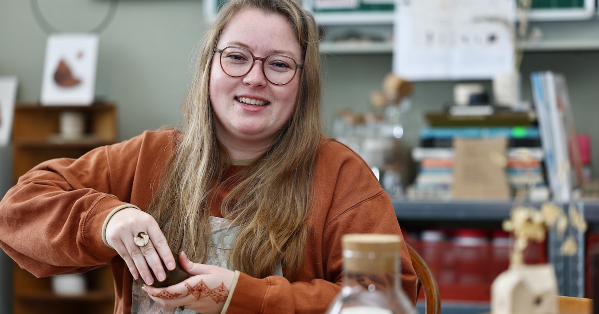 Keramist Gaby van Reeuwijk heeft haar studieschuld nog niet afbetaald ...