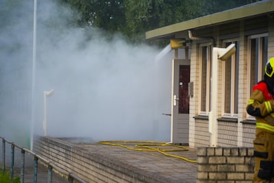 Brand in oude kantine van SV Ruwaard: flinke rookontwikkeling