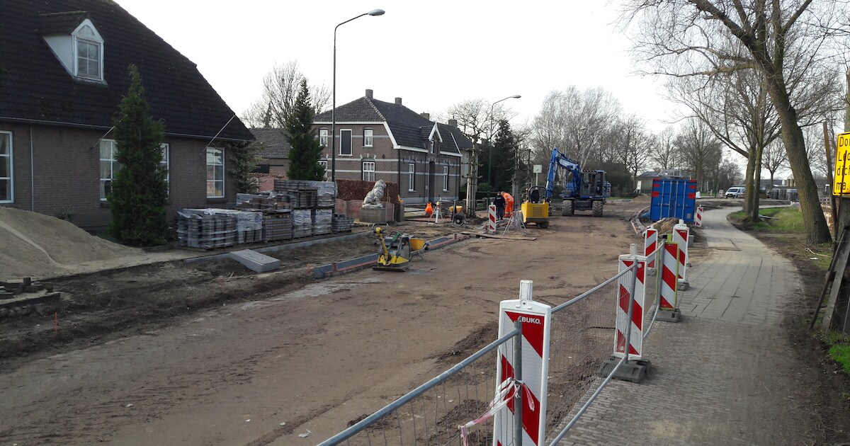 Na twee jaar al sporen in oude wegdek N602 door Ledeacker, versneld onderhoud nodig