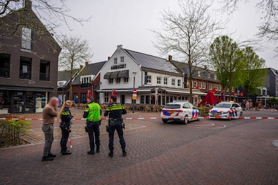 Best in shock na steekpartij op terras Ambacht: geliefde café-eigenaar zwaargewond