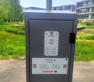 Een boete van 110 euro voor parkeren op een kapotte laadplek: wat vindt de rechter in Tilburg daarva