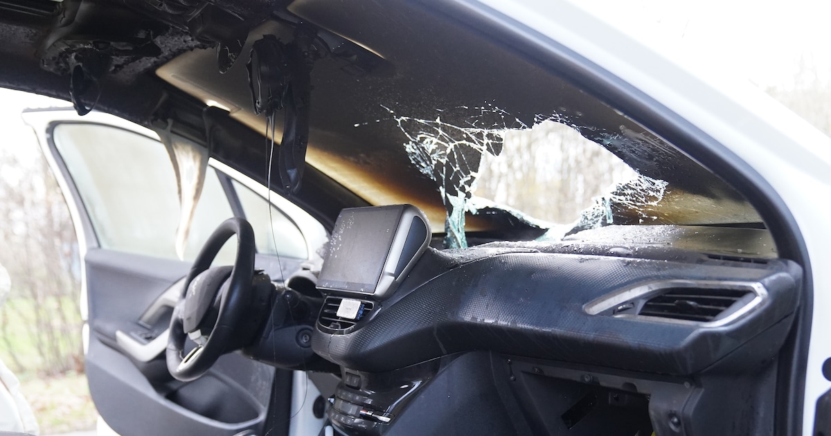 Tijdens het rijden vult auto zich met rook bij Den Bosch, iets later komen vlammen door de voorruit