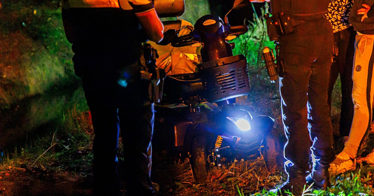 Oudere man belandt met scootmobiel in de sloot in Heeswijk Dinther