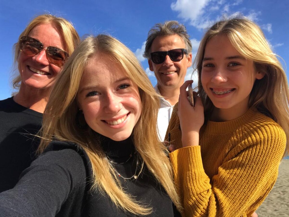 Kijkers ‘Ik vertrek’ grappen om stuntelende familie Knops