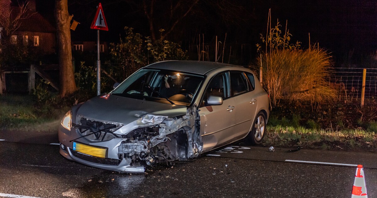 Automobiliste naar het ziekenhuis na forse botsing in Diessen