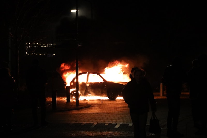 Auto in brand op de beruchte kruising in Veen.