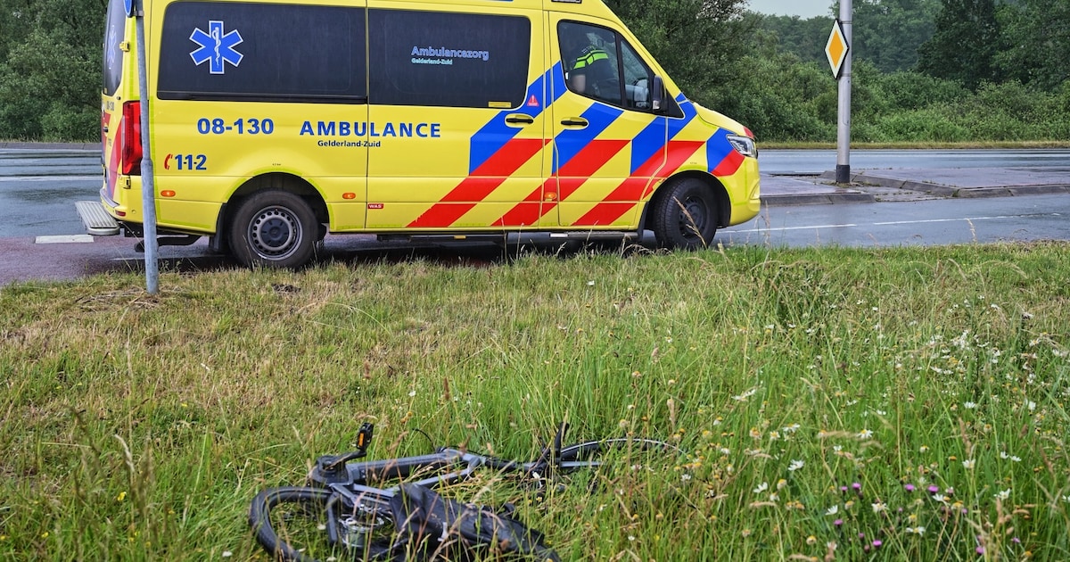 Fietser gewond bij botsing met auto in Heukelum