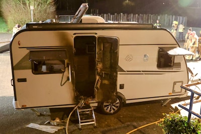 Caravan uitgebrand in Appeltern, politie doet onderzoek