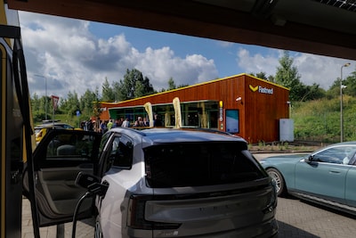 Eerste Fastned‑shop van Nederland nu open in Liempde: laden,