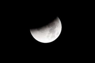 Een hapje uit de maan: op deze dag zie je een gedeeltelijke maansverduistering boven Eindhoven