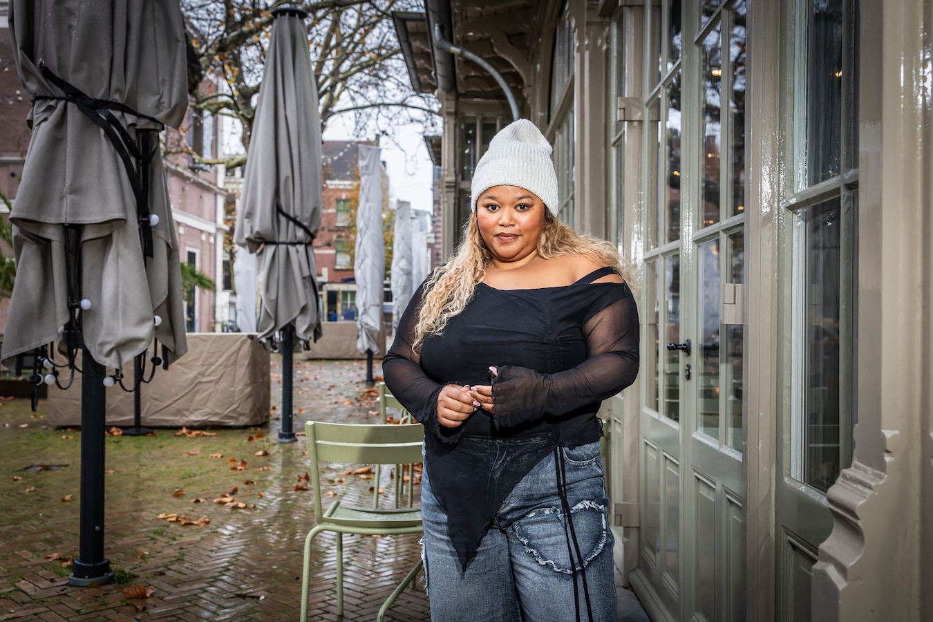 Van angstige nachten in de badkamer tot vol in de spotlights: Sarah ...