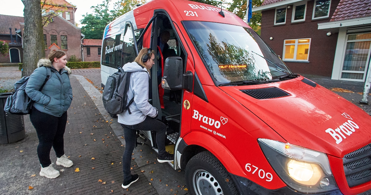 Mark en Hanneke zijn eerste passagiers buurtbus Venhorst-Veghel: ‘Toch ...