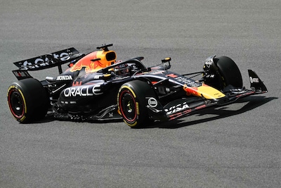 Max Verstappen moet genoegen nemen met P6 in eerste training, McLaren voorlopig klasse apart op Zandvoort
