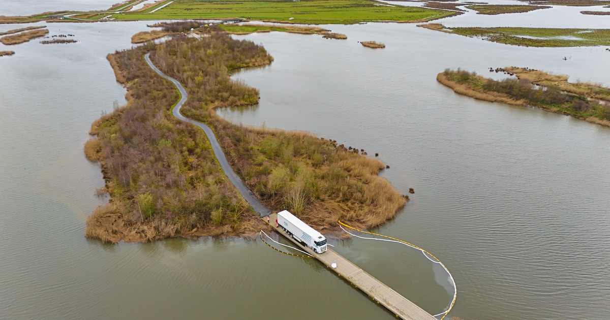 Chauffeur negeerde bordjes voor fietsers bij Biesboschbrug, door die fout lekte er 600 liter diesel 