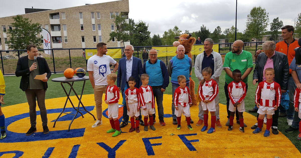 Cruyff Court aan de Brabantstraat in Oss officieel in gebruik genomen ...
