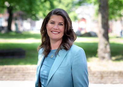 Avondje bankhangen: hier bekijk je de installatie van de nieuwe burgemeester