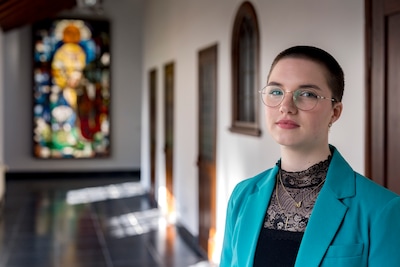 Studente Karlijn (24) herstelde van anorexia en woont nu in een stadsklooster: ‘Er zijn ook meiden d