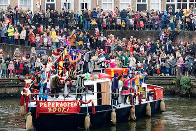 Heusdense Sinterklaasintocht lijdt niet echt onder werkzaamheden Vismarkt