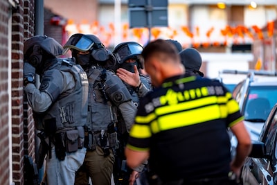 Arrestatieteam valt woning in Tilburg binnen: één 