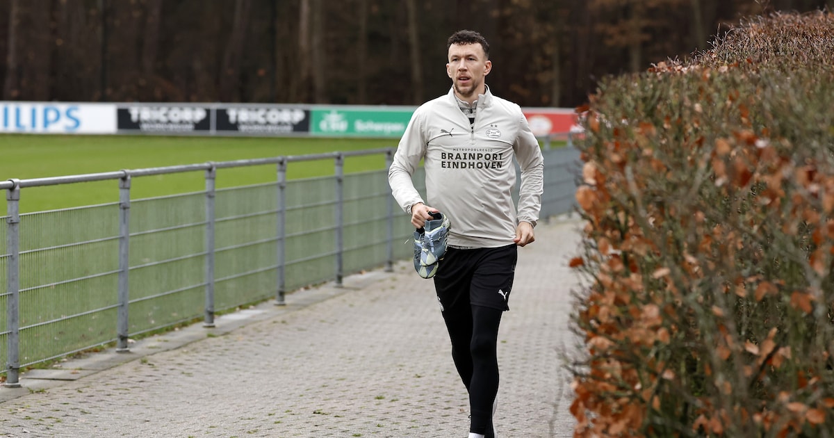 PSV traint voor duel met Atlético met 24 spelers en wacht reactie bij ...